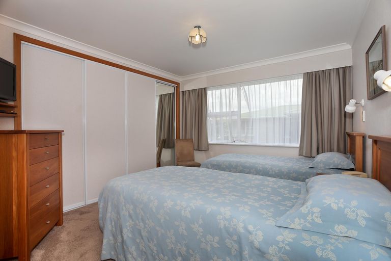 Photo of property in 17 Henare Street, West End, Palmerston North, 4412