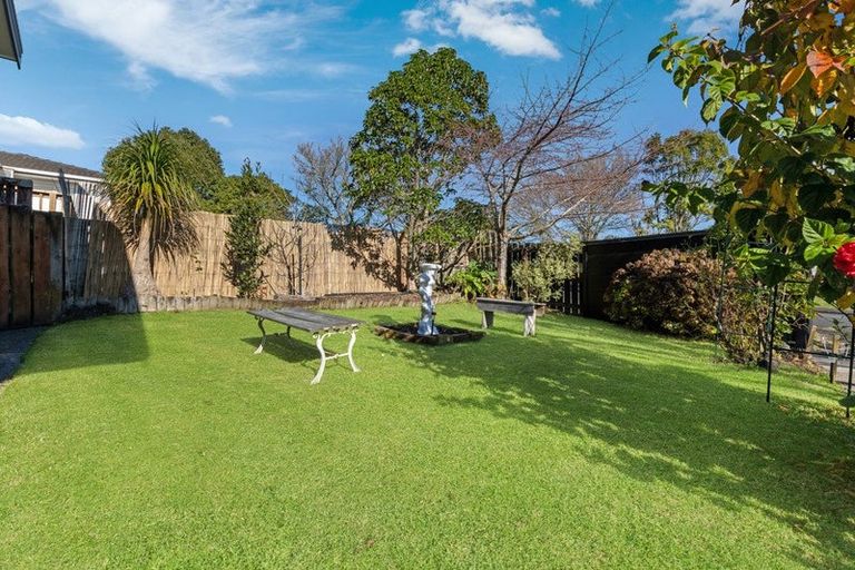 Photo of property in 38 Sunvue Road, Glen Eden, Auckland, 0602