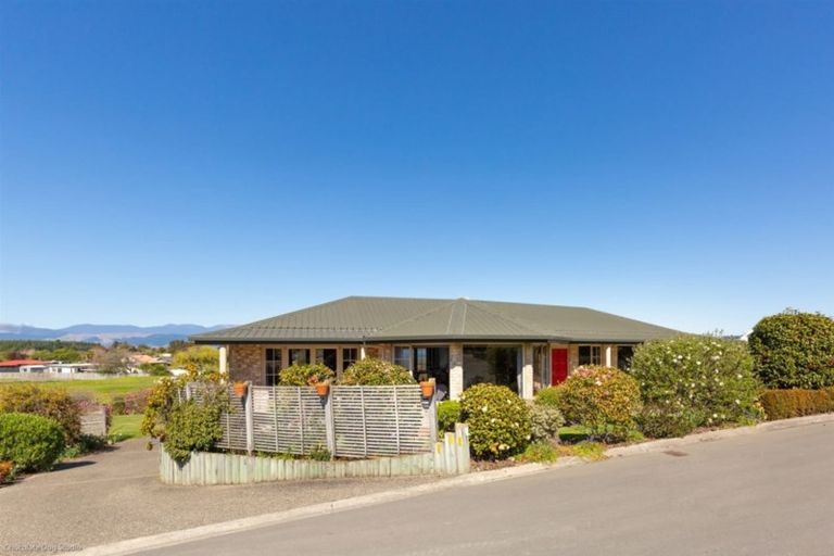 Photo of property in 10 Coutts Place, Mapua, 7005