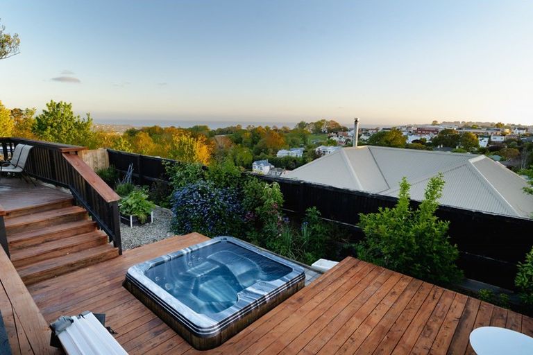 Photo of property in 33 Preston Crescent, Belleknowes, Dunedin, 9011