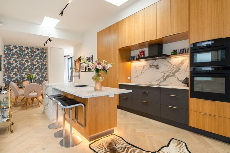 Photo of property in 2 Maida Vale Road, Roseneath, Wellington, 6011