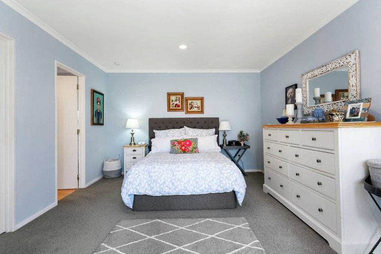 Photo of property in 4 Mullagh Place, East Tamaki Heights, Auckland, 2016