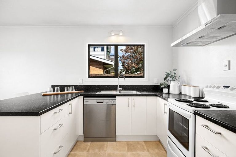 Photo of property in 5 Loreto Place, Hornby, Christchurch, 8042