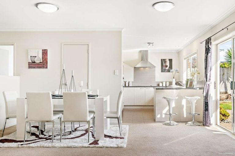 Photo of property in 12 Trevors Place, Pukekohe, 2120