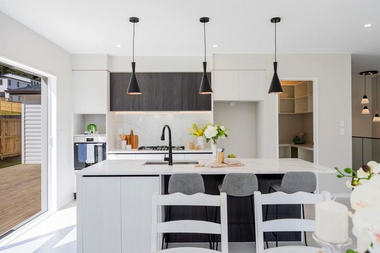 Photo of property in 2 Maraeariki Avenue, Orewa, 0931