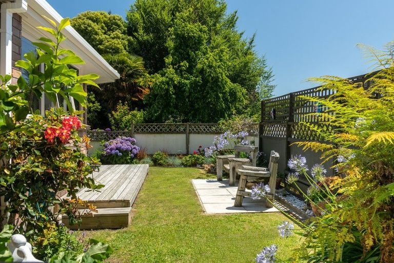 Photo of property in 62a Oxford Street, Tawa, Wellington, 5028