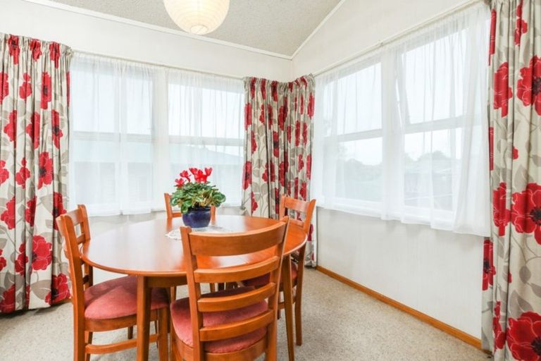 Photo of property in 30 Garden Heights Avenue, Glenview, Hamilton, 3206