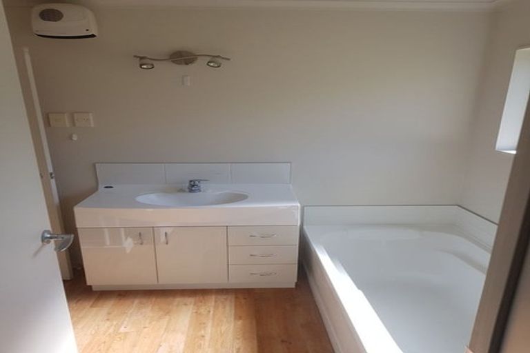 Photo of property in 37 Noema Terrace, Lake Hawea, Wanaka, 9382