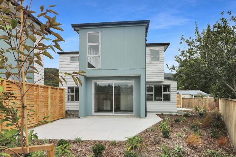 Photo of property in 4d Horoeka Street, Stokes Valley, Lower Hutt, 5019