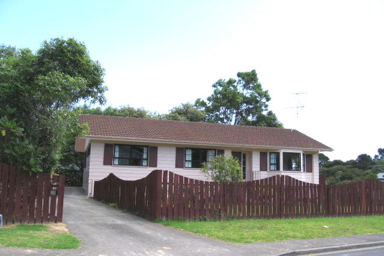 Photo of property in 49 Gatman Street, Birkdale, Auckland, 0626