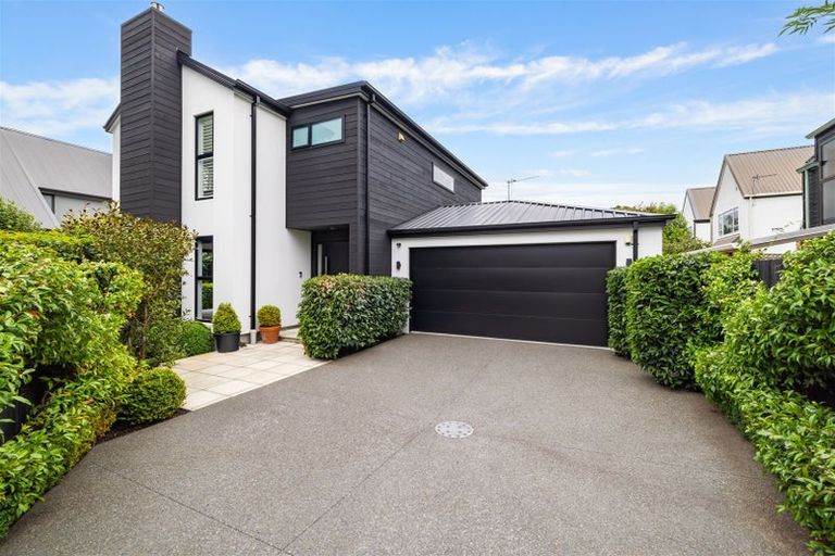 Photo of property in 90 Abberley Crescent, St Albans, Christchurch, 8014