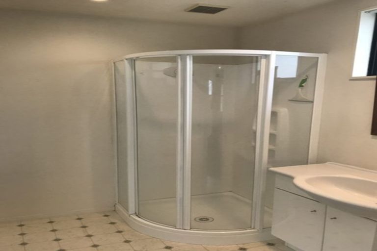 Photo of property in 1/2 Malcolm Lane, Thorndon, Wellington, 6011