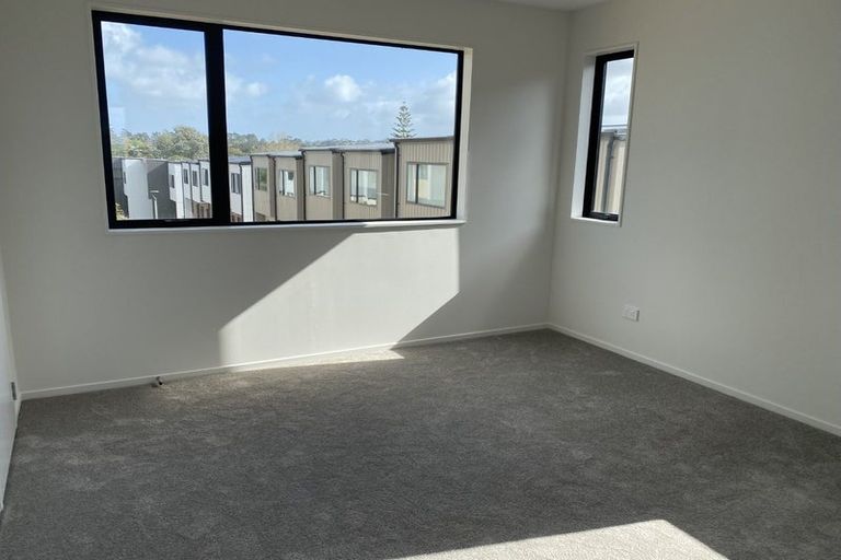 Photo of property in 35a Matipo Road, Te Atatu Peninsula, Auckland, 0610