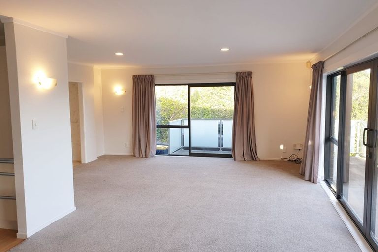 Photo of property in 1/67 Seaview Road, Castor Bay, Auckland, 0620