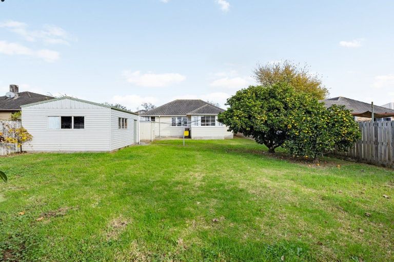 Photo of property in 37 Montgomery Crescent, Bader, Hamilton, 3206