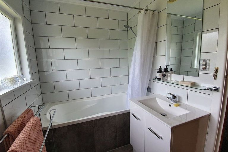 Photo of property in 817 Lawrence Street, Akina, Hastings, 4122