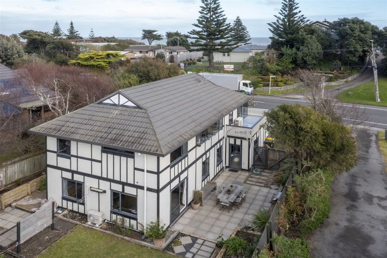 Photo of property in 300 Rosetta Road, Raumati Beach, Paraparaumu, 5032