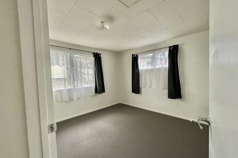 Photo of property in 48 Candia Road, Swanson, Auckland, 0614