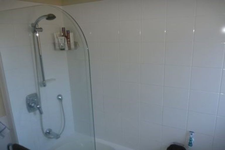 Photo of property in 22 Catrina Avenue, Birkenhead, Auckland, 0626