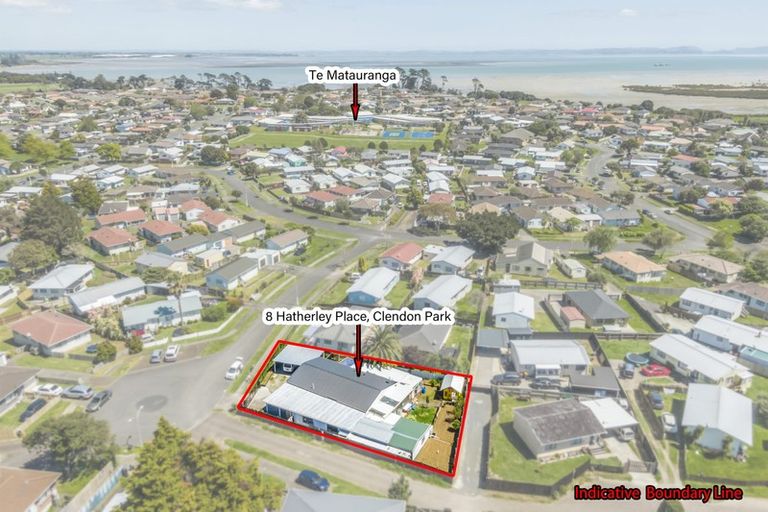 Photo of property in 8 Hatherley Place, Clendon Park, Auckland, 2103