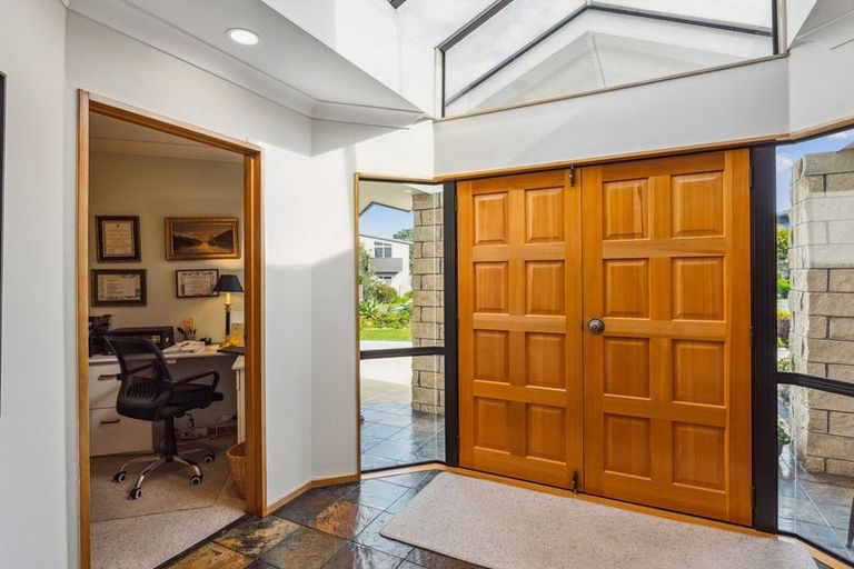 Photo of property in 11 Barrett Drive, Waikanae Beach, Waikanae, 5036