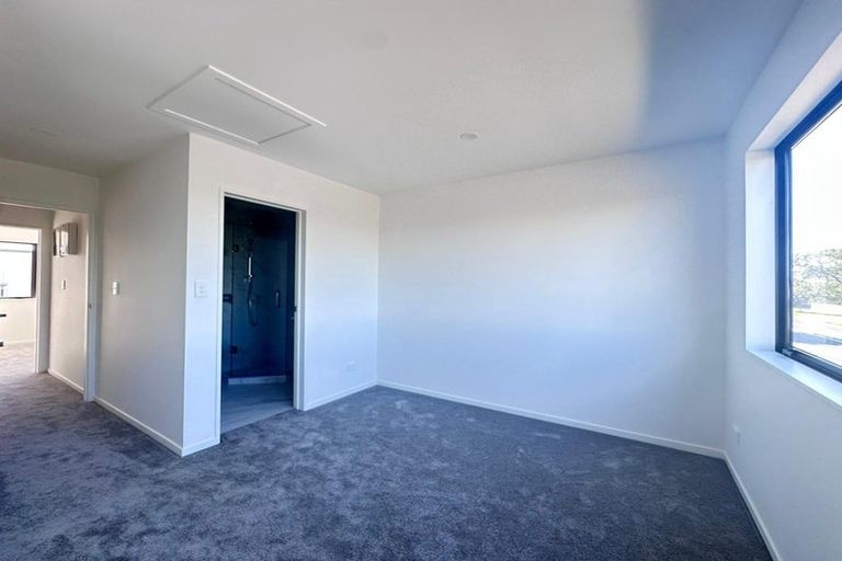 Photo of property in 2/103 Botany Road, Botany Downs, Auckland, 2010