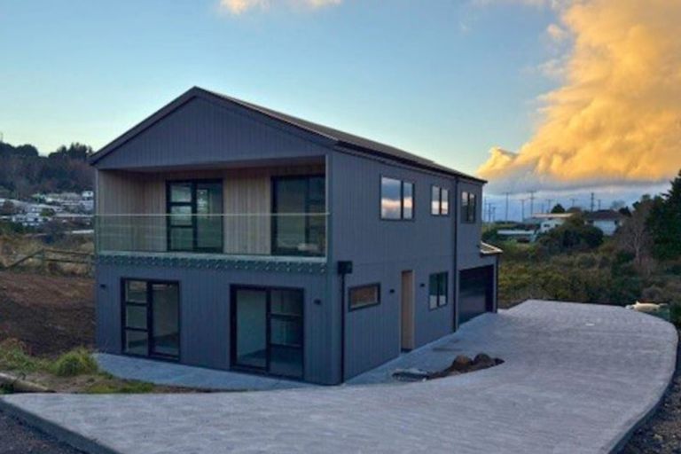 Photo of property in 22 Macleod Avenue, Halfway Bush, Dunedin, 9010