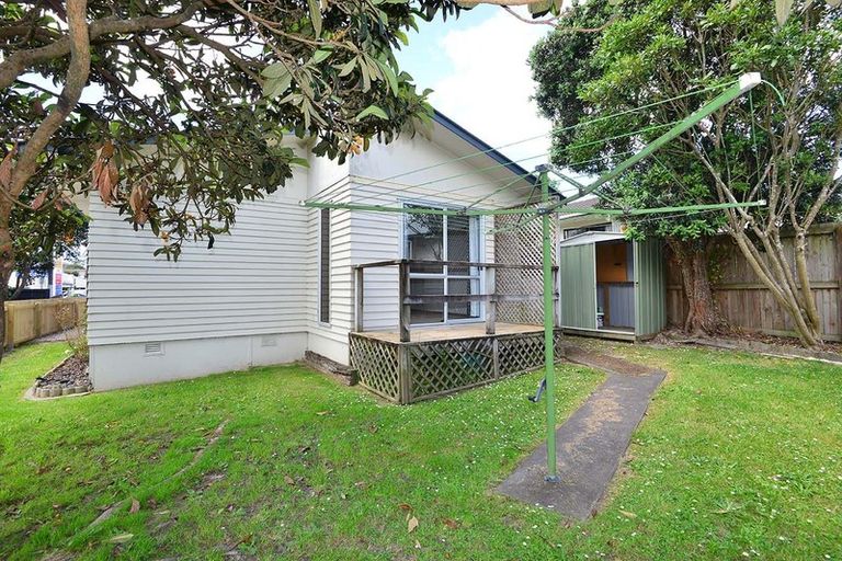 Photo of property in 71b Red Beach Road, Red Beach, 0932