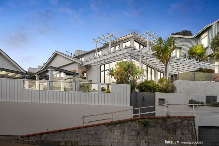 Photo of property in 8 Maida Vale Road, Roseneath, Wellington, 6011