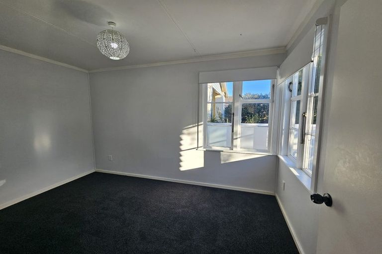 Photo of property in 2a Rewa Street, New Lynn, Auckland, 0600