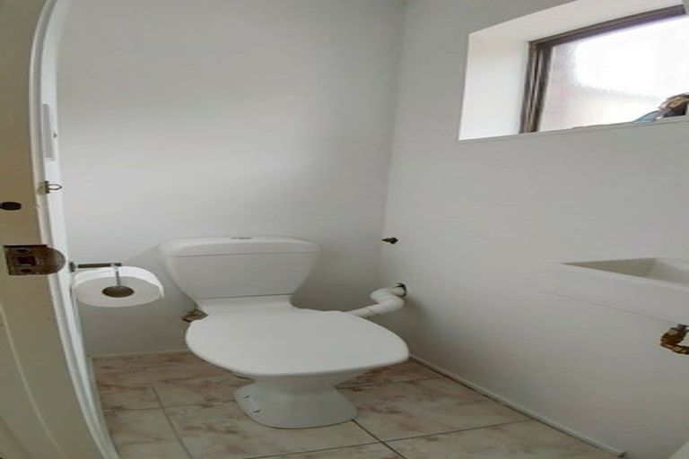 Photo of property in 1/17 Weetman Drive, Browns Bay, Auckland, 0630