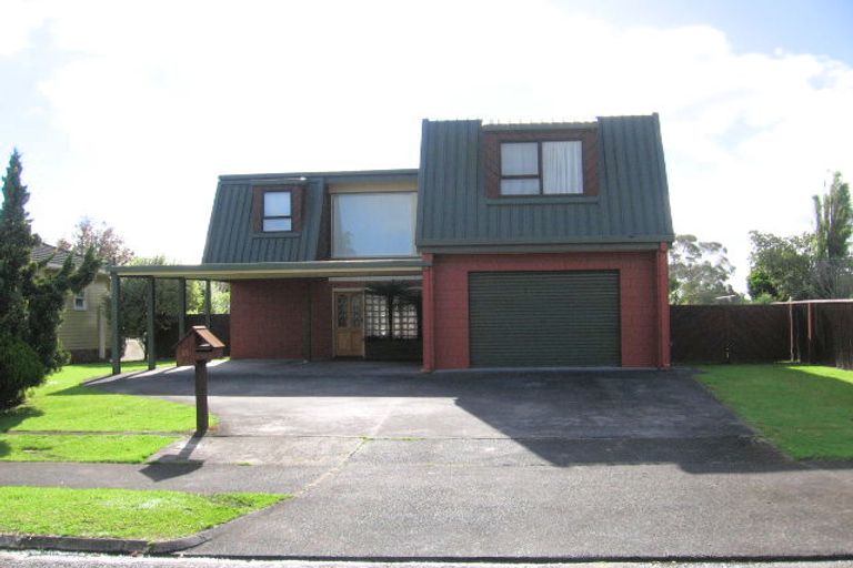 Photo of property in 10 Dowling Place, Pakuranga, Auckland, 2010