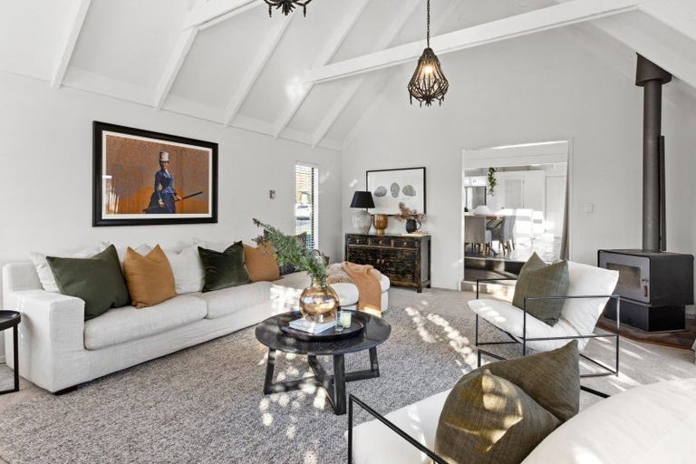 Photo of property in 5 Rush Place, Havelock North, 4130