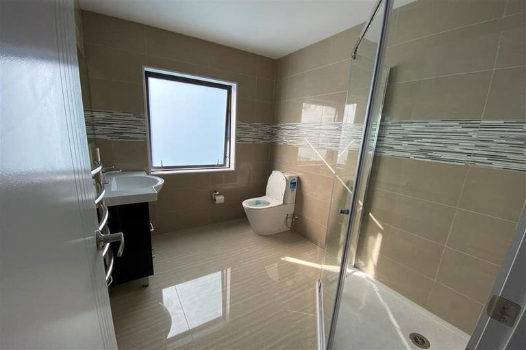 Photo of property in 9 Nagra Lane, Papakura, 2110