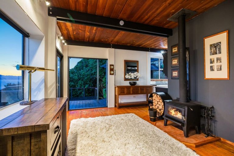 Photo of property in 11 Karaka Street, Eastbourne, Lower Hutt, 5013