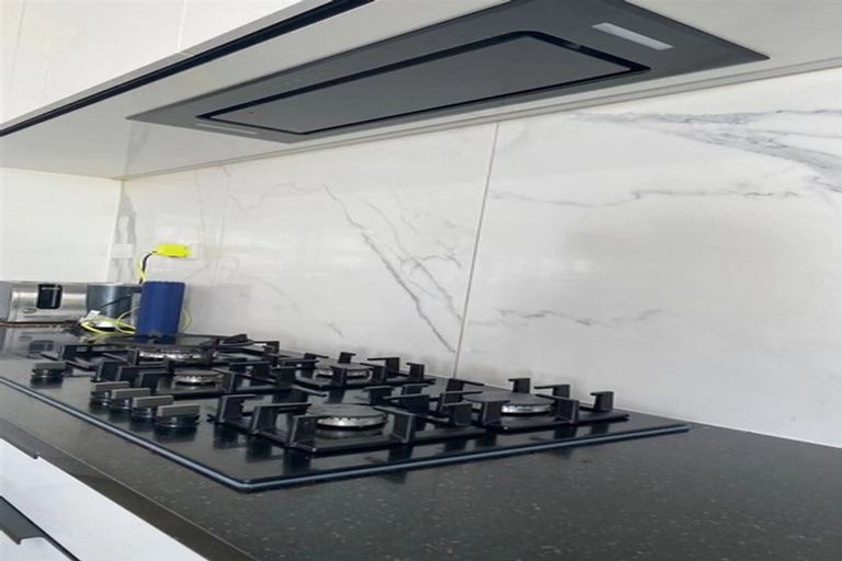 Photo of property in 12 Mamuku Drive, Massey, Auckland, 0614