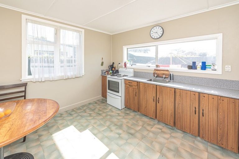 Photo of property in 5 Arawa Place, Castlecliff, Whanganui, 4501