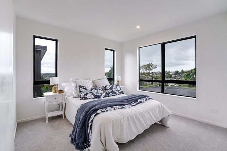 Photo of property in 4b Unsworth Drive, Unsworth Heights, Auckland, 0632