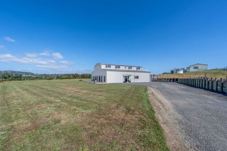 Photo of property in 141 Wades Road, Whitford, Howick, 2571