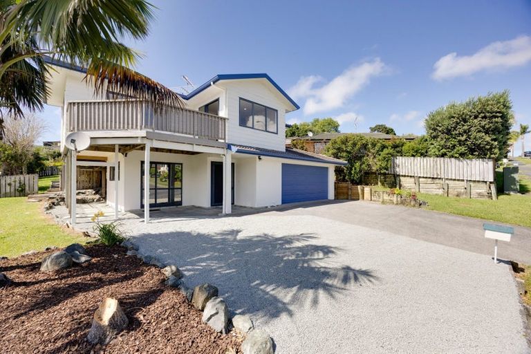 Photo of property in 12 Governor Grey Road, Snells Beach, 0920