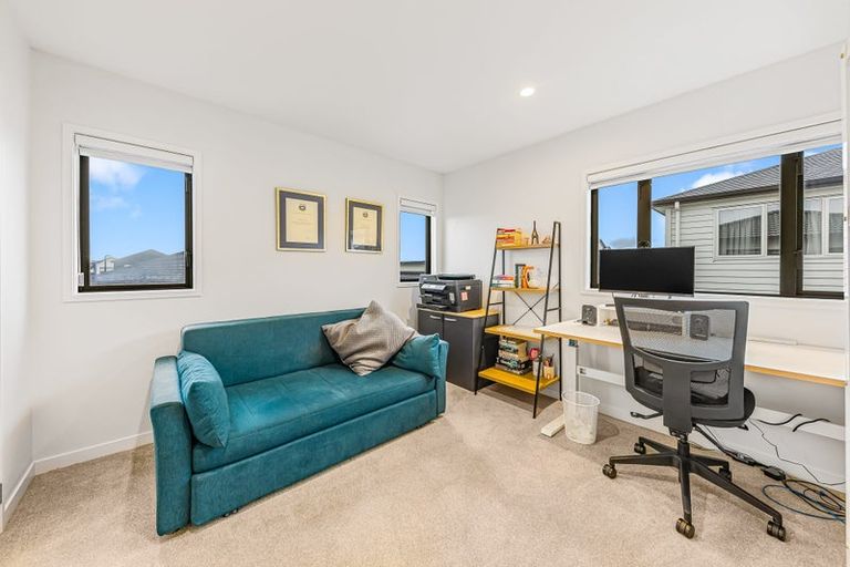 Photo of property in 8 Makete Crescent, Hobsonville, Auckland, 0618