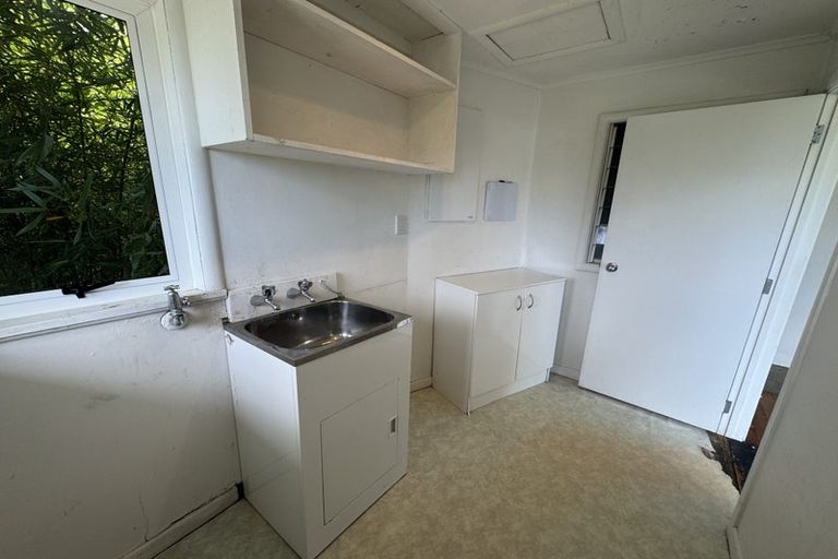 Photo of property in 27 Heath Avenue, Northcote, Auckland, 0627