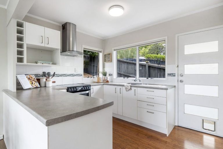 Photo of property in 1/30 Acacia Road, Torbay, Auckland, 0632