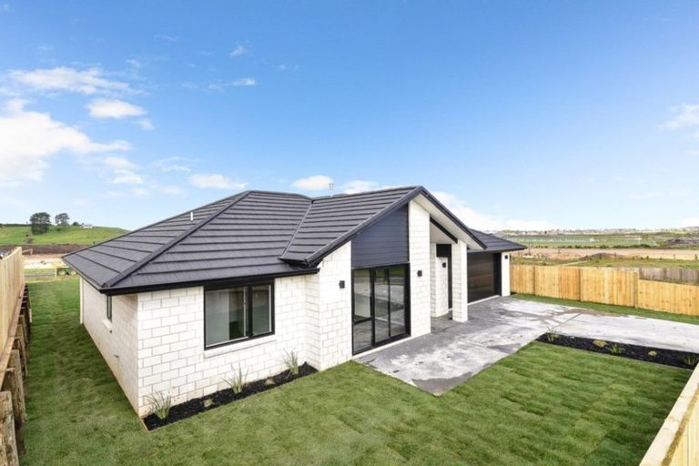 Photo of property in 31 Kapua Crescent, Rototuna North, Hamilton, 3210