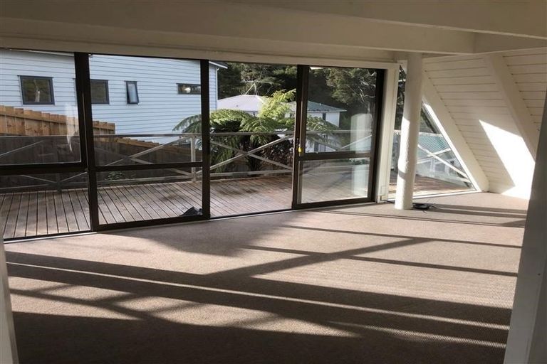 Photo of property in 22 Shadon Place, Stanmore Bay, Whangaparaoa, 0932