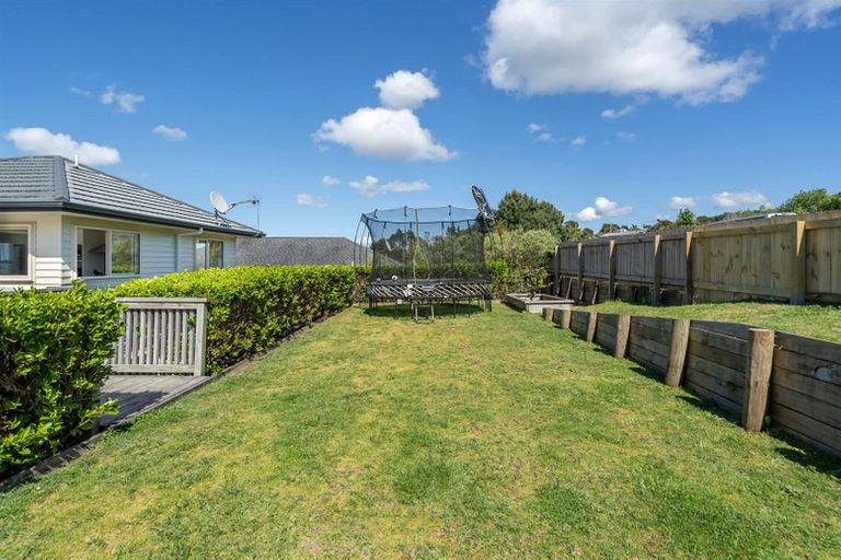 Photo of property in 9 Namsan Close, Fairview Heights, Auckland, 0632