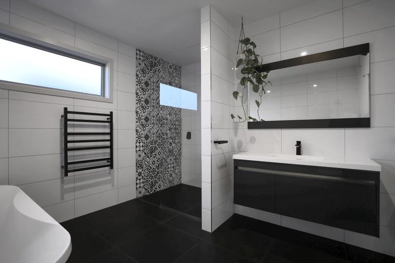 Photo of property in 12 Kelburn Place, Tinwald, Ashburton, 7700