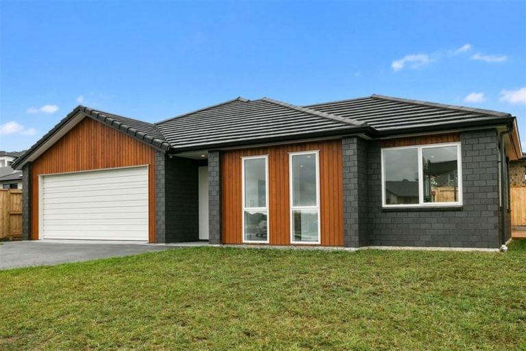Photo of property in 73 Bert Wall Drive, Omokoroa, 3114