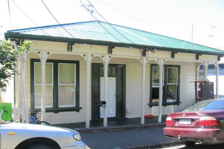 Photo of property in 70 Fairlie Terrace, Kelburn, Wellington, 6021