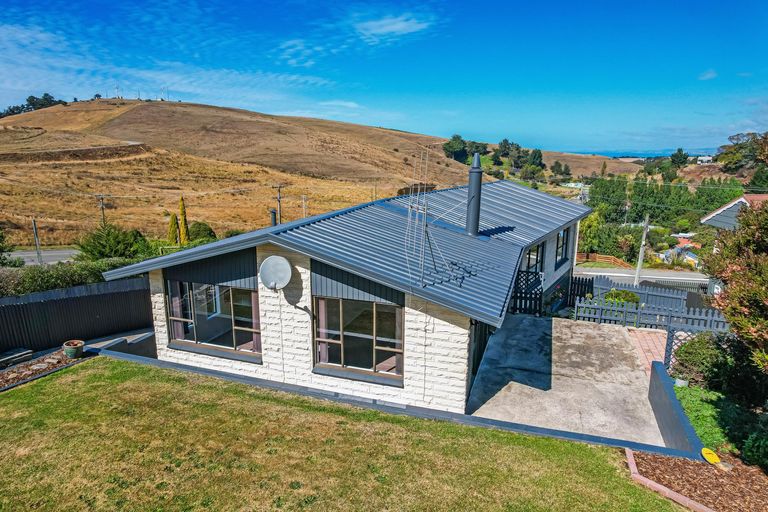 Photo of property in 9 Perth Street, South Hill, Oamaru, 9400